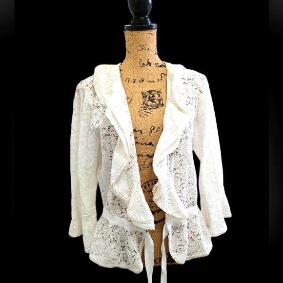 JM Collection eyelet lace top - Picture 1 of 10